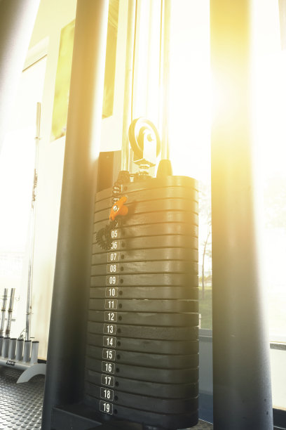 以健身馆的健康生活为例图片下载