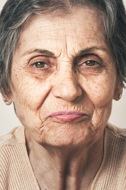 高级快乐女人图片下载