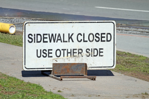 人行道上关闭信号图片下载