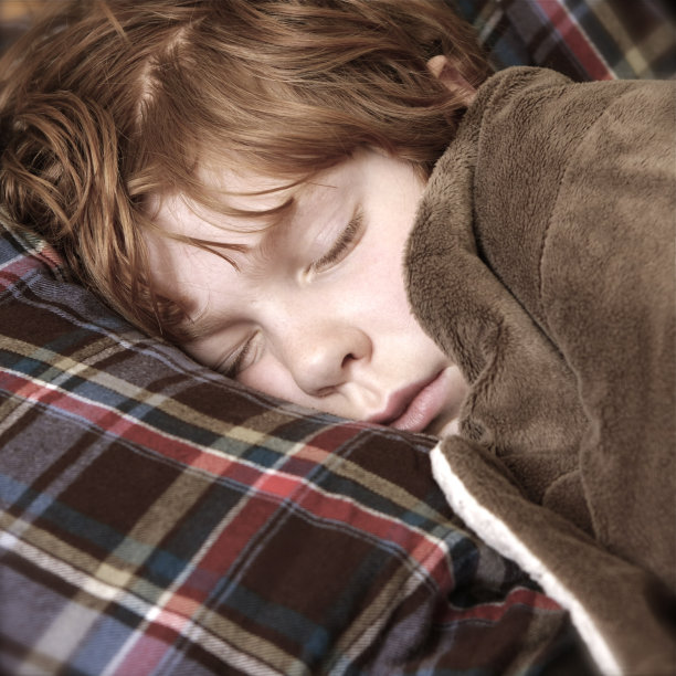 睡着的孩子图片下载