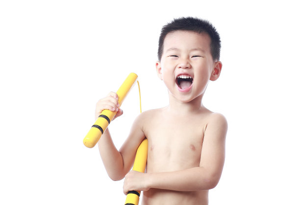 可爱的亚洲小孩功夫图片下载