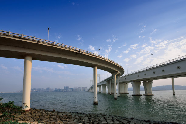 夕阳西下的澳门西湾大桥图片下载