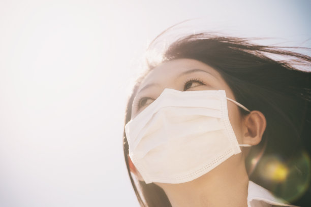 戴口罩的日本女人素材图片