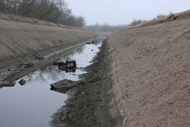 空灌溉渠图片下载