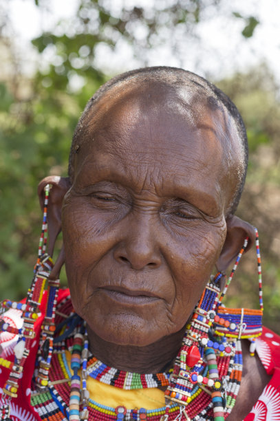 马赛老妇人的肖像图片下载