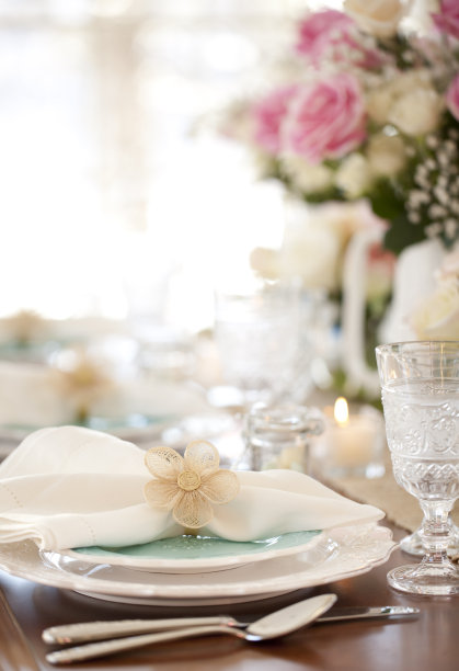 婚礼、母亲节、复活节或特殊场合优雅的餐桌图片下载