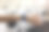 智能手表与应用程序用于控制洗衣机图片下载