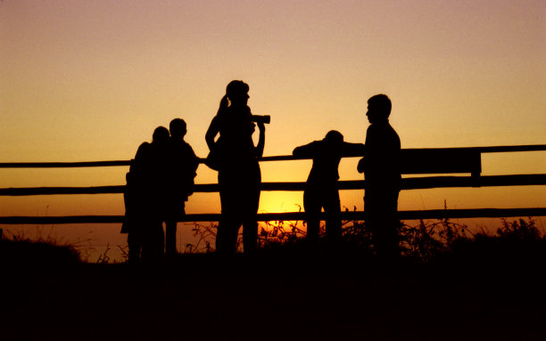 波兰悬崖海岸的日落图片下载