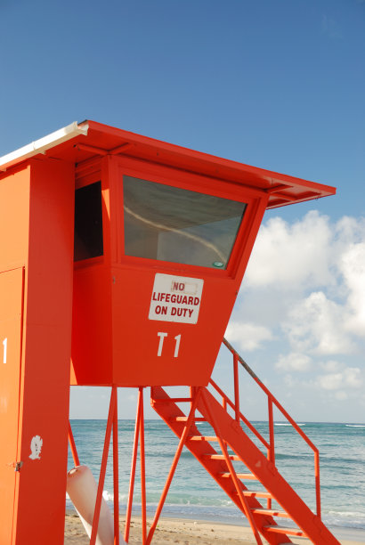 救生员站特写图片下载