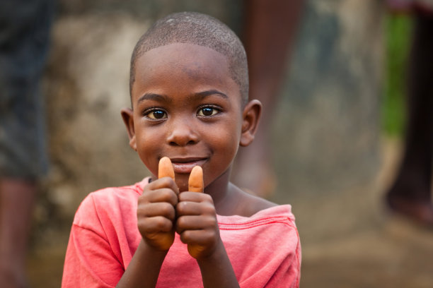 非洲男孩图片下载