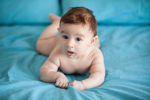 婴儿护理图片下载