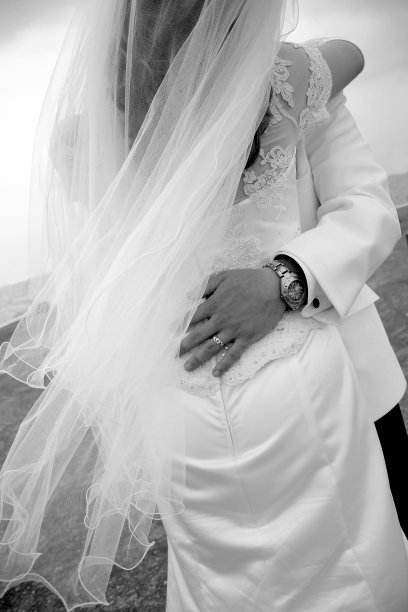 婚礼的夫妇BW图片下载