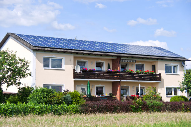 房地产孤立的家与花园图片下载