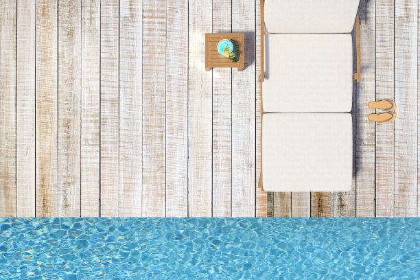 有椅子和蓝色海水的木制装饰图片下载