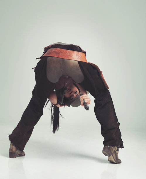 她的绝技可真厉害!图片下载