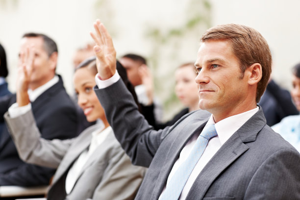 商务观众举手图片下载