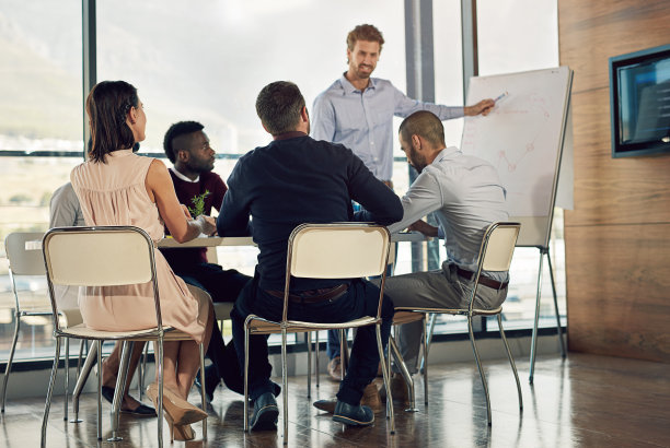 他的建议引起了注意图片下载