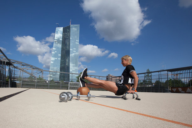 女人做健身图片下载