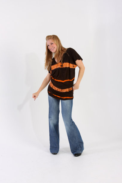 跳舞的女孩图片下载