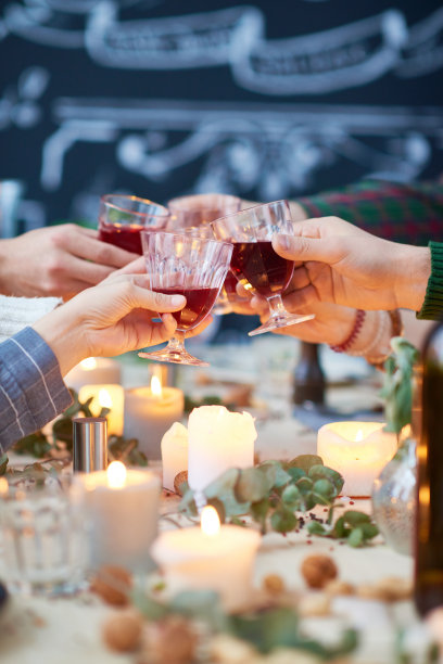 庆祝的烤面包图片下载