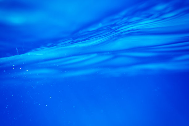 蓝色水背景图片下载
