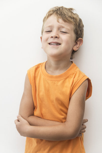 可爱的男孩图片下载