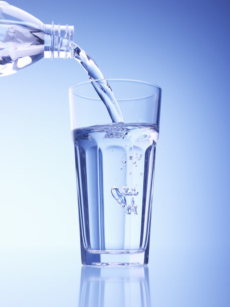 一杯水图片下载