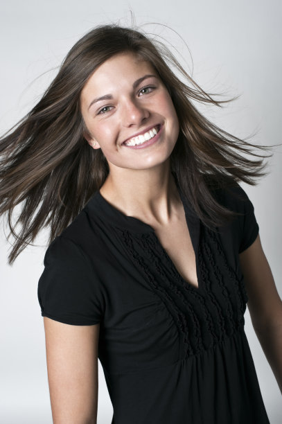 快乐的年轻女子图片下载