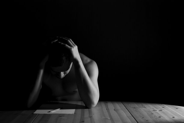 作家在抑郁图片下载