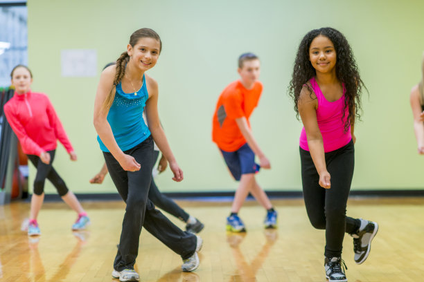 孩子们跳舞图片下载