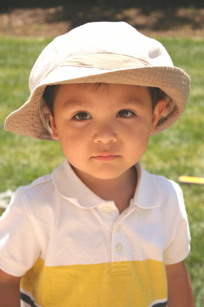 小男孩的想法图片下载