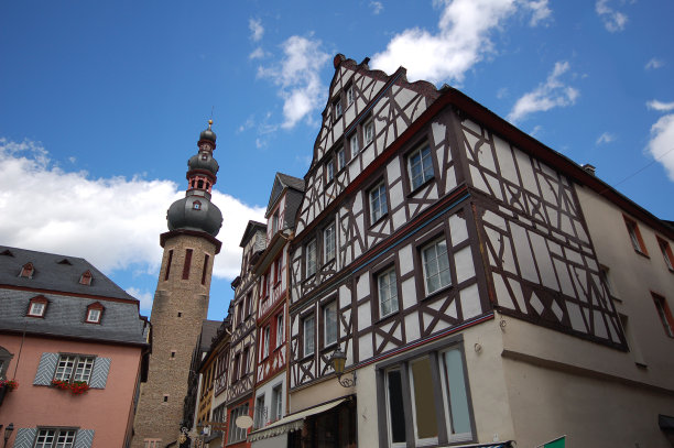 在莫泽尔山谷的Cochem，典型的半木材图片下载