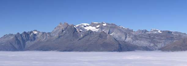 雾海上方的布里格尔瑟尔纳全景 （XXL）图片下载