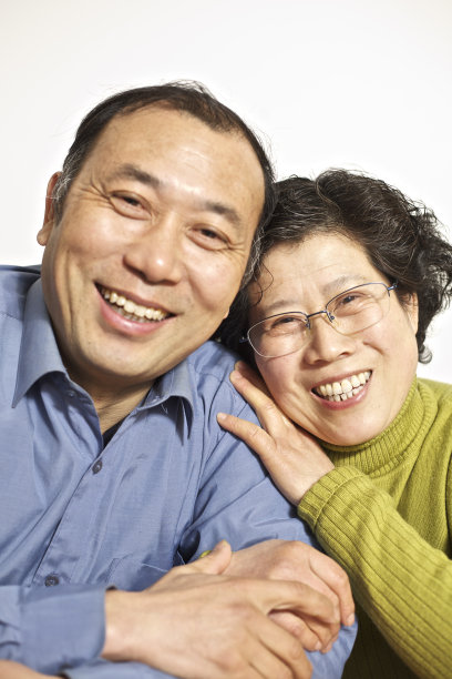 亚洲成熟的情侣图片下载