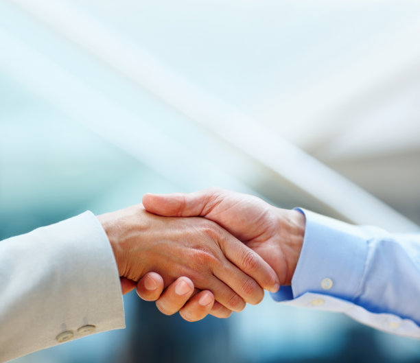 商务人士握手图片下载