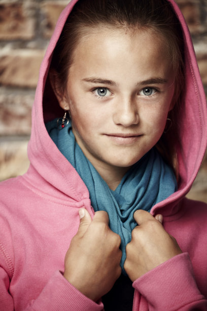 一个普通少女的肖像图片下载