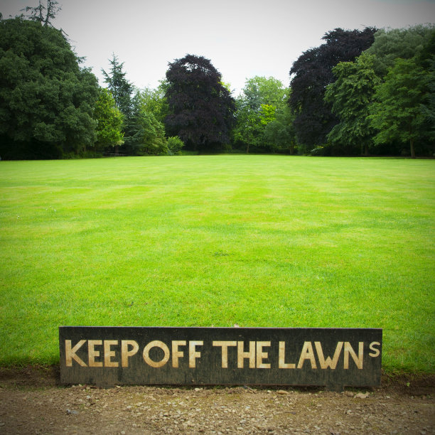 请勿践踏草坪图片下载