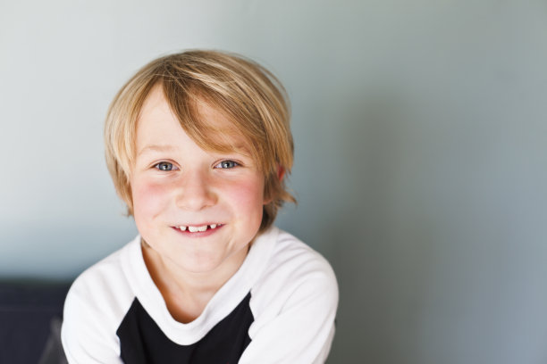 可爱,微笑的孩子图片下载