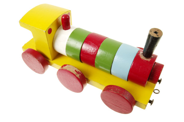 旧的多色木制玩具火车图片下载