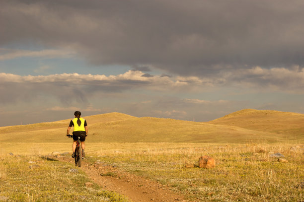 山地摩托车手图片下载