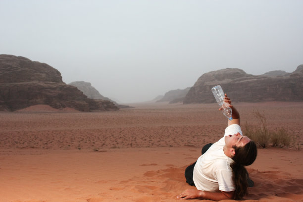 最后一滴水图片下载