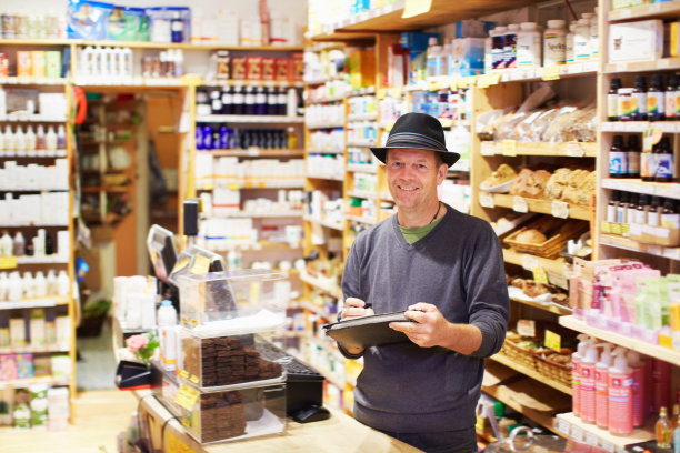 对他的库存盘点结果感到满意图片下载