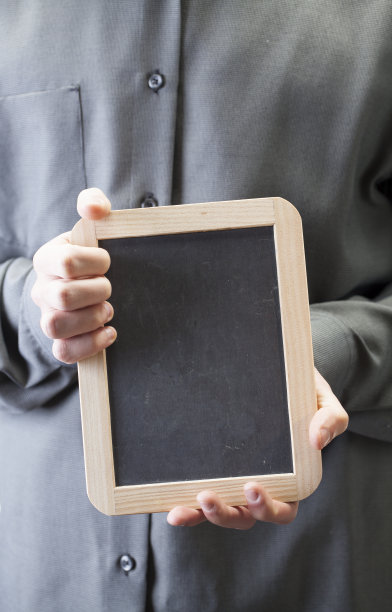 拿着黑板图片下载