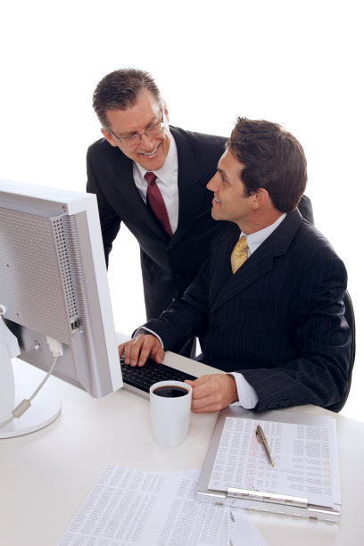 在电脑上工作的商人图片下载