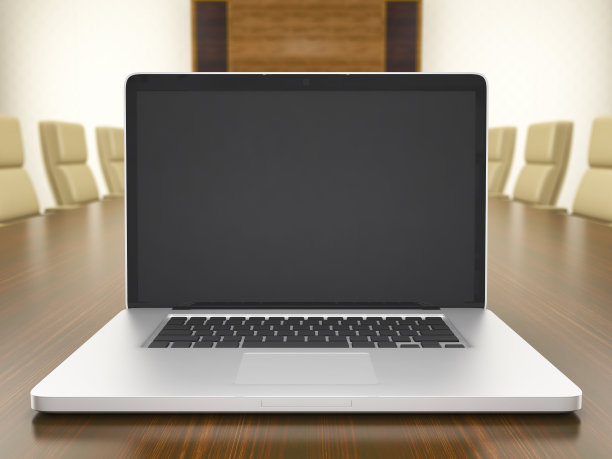 在桌上打开笔记本电脑图片下载