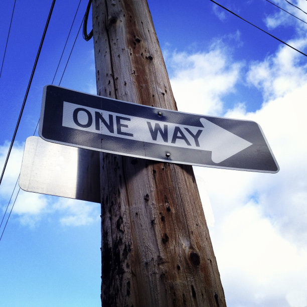 单行道标志图片下载