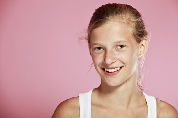 年轻的女孩图片下载