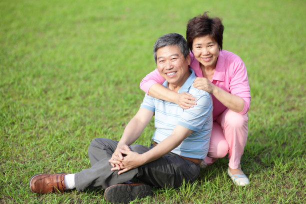 幸福的老夫妇图片下载