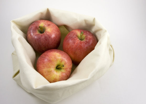 苹果装在帆布袋里图片下载