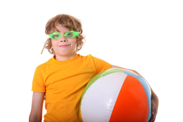 沙滩球男孩图片下载